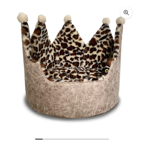 Precious Tails Leopard Crown Small Dog Bed - Picture 10 of 11